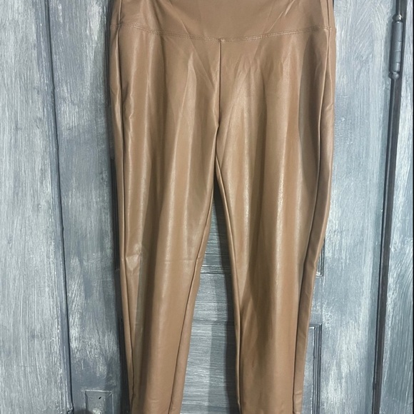 Zenana Tan Faux Leather Pants Large - Picture 7 of 7